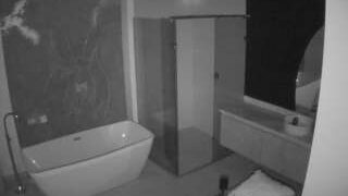 voyeurcam-casa-salsa-bathroom-4