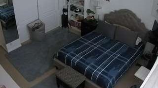 voyeurcam-hornyhostel-02