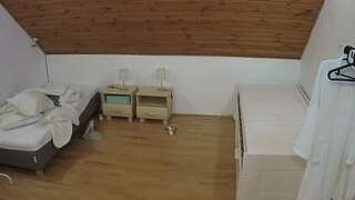 voyeurcam-julmodels-whitebed-2