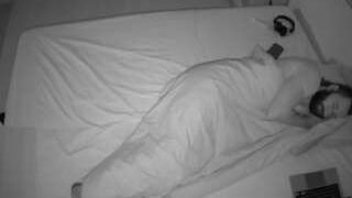 voyeurcam-julmodels-whitebed-3