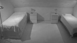 voyeurcam-julmodels-greybed-3